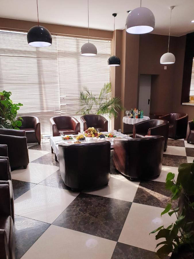 Hotel Karon Palace Qal'ai Khumb Exterior foto